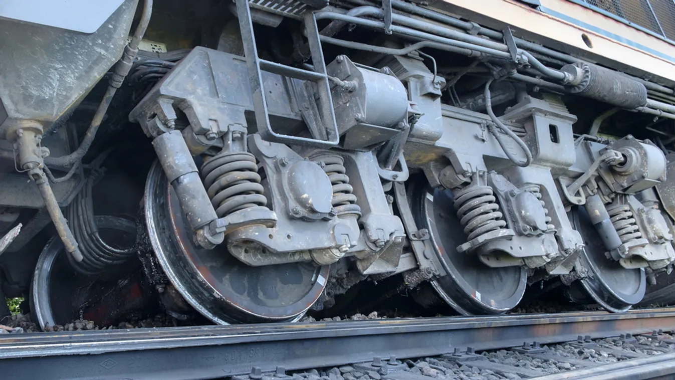 Kisiklott egy expresszvonat Franciaországban, többen megsérültek