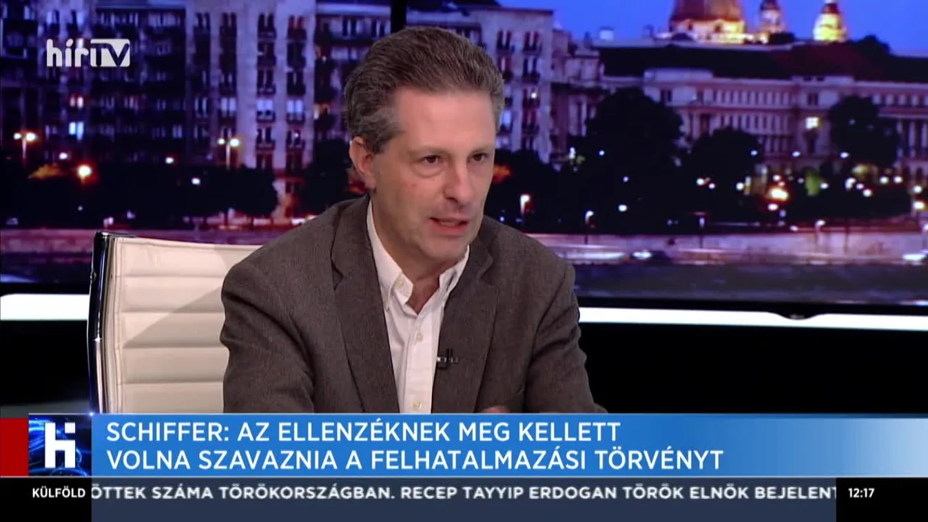 Schiffer: Az ellenzéknek meg kellett volna szavaznia a felhatalmazási törvényt