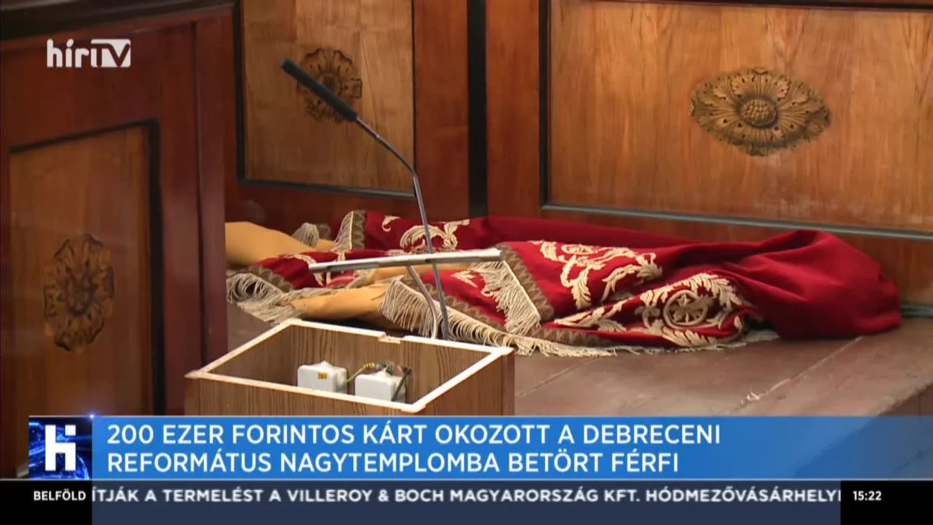 Virágvasárnapra helyreállítják a debreceni Nagytemplom megrongált úrasztalát