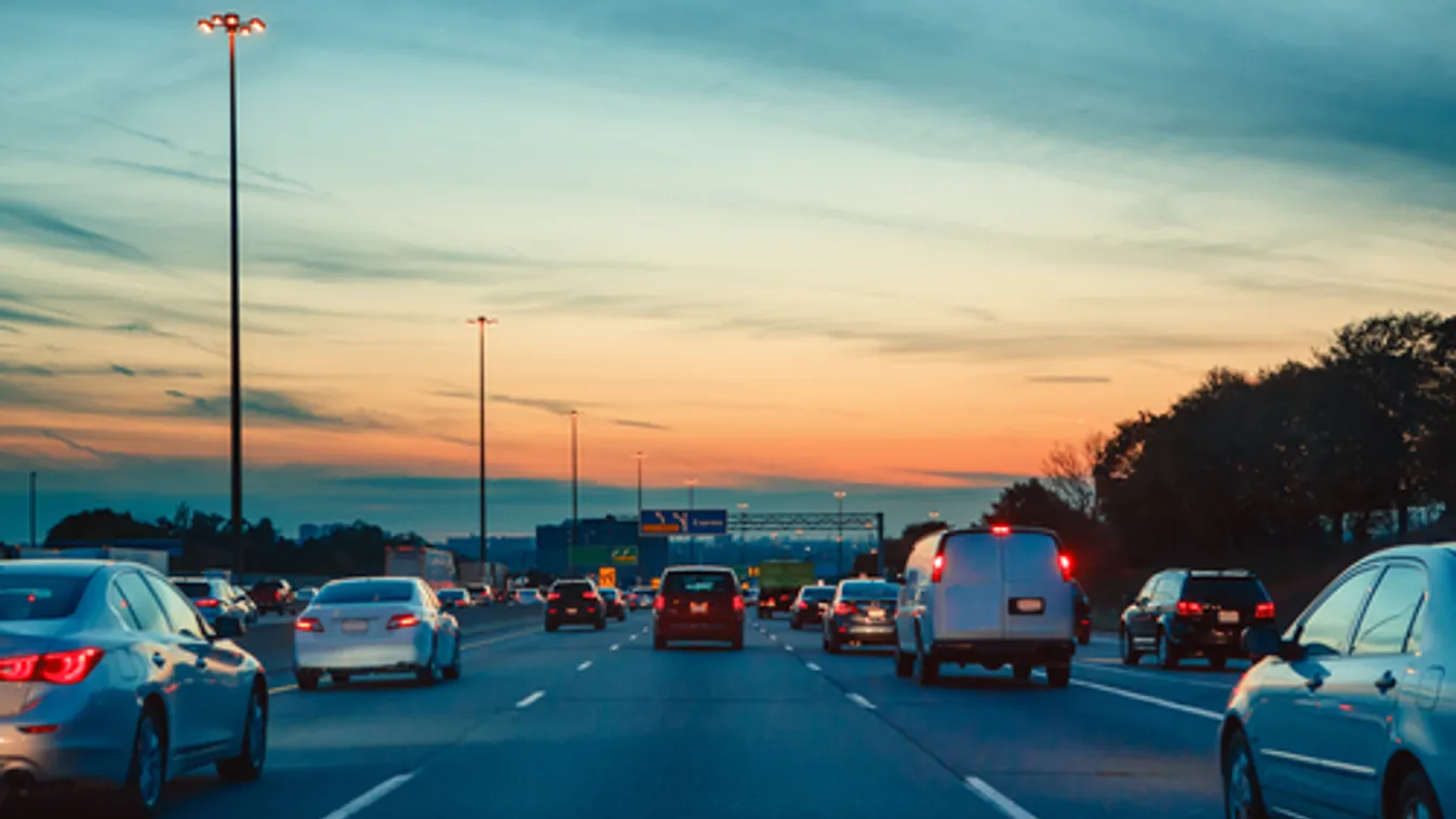 Több mint tízezren érkeztek Romániába a magyar hatóságok által kijelölt útvonalakon