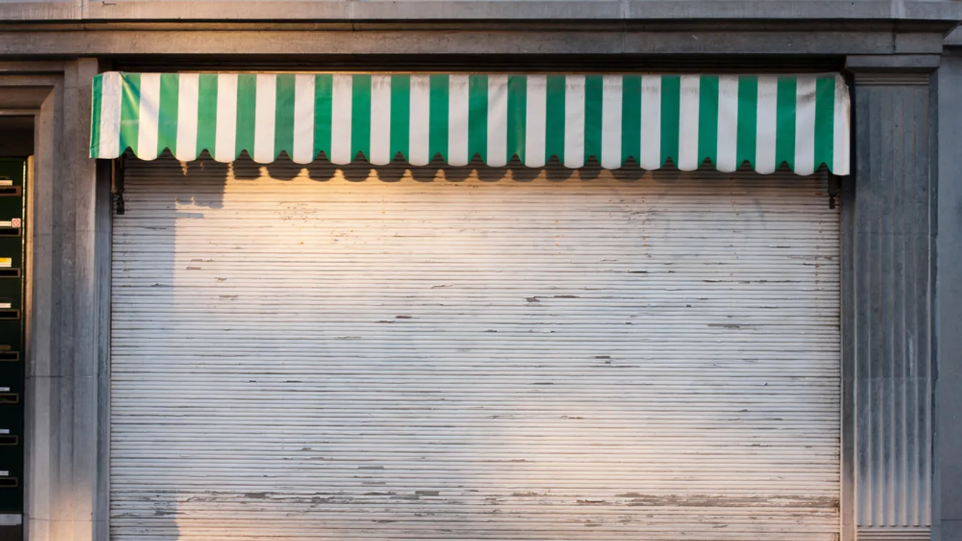 Nem lehetnek nyitva a boltok ma délután 3 órától, kivétel például az élelmiszerüzlet és patika