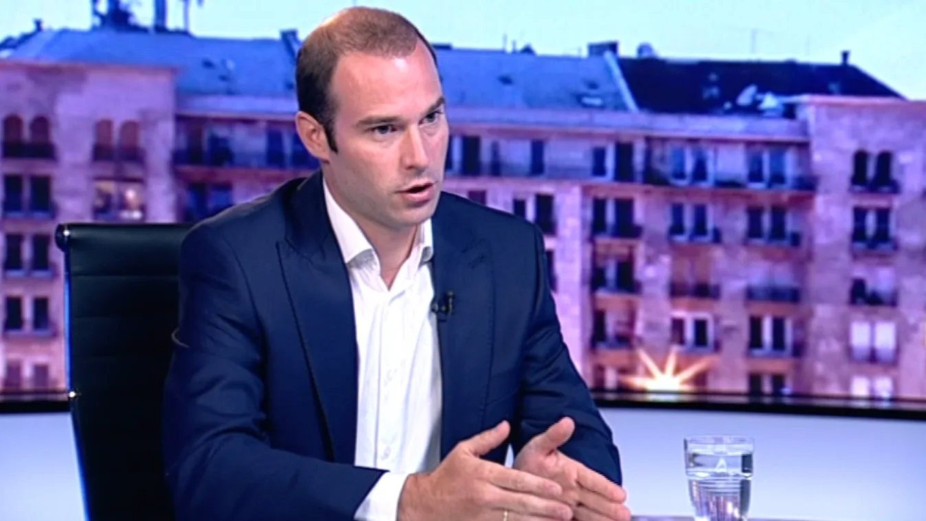 Hollik: Továbbra is megvédjük Magyarországot