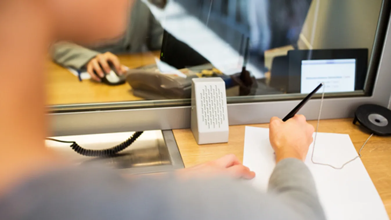 Rövidített nyitva tartással várják ügyfeleiket a bankok