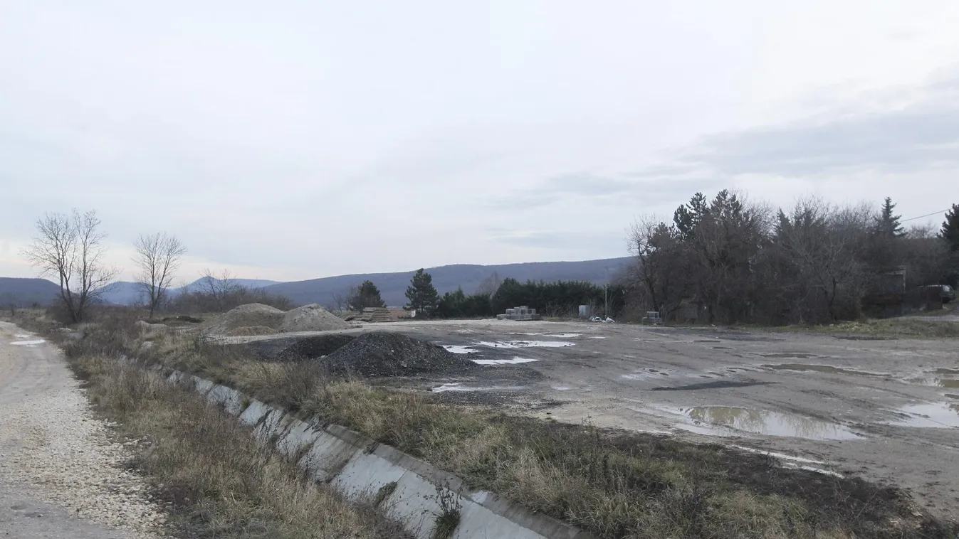 Feljelentés Kránitz ügyvédjének telekügylete miatt