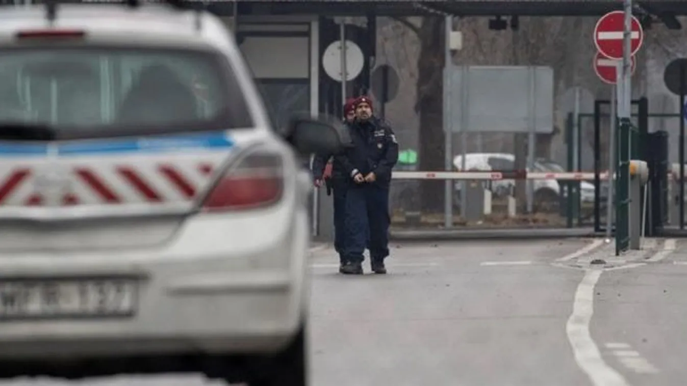 Életbe léptek a kormány rendkívüli intézkedései