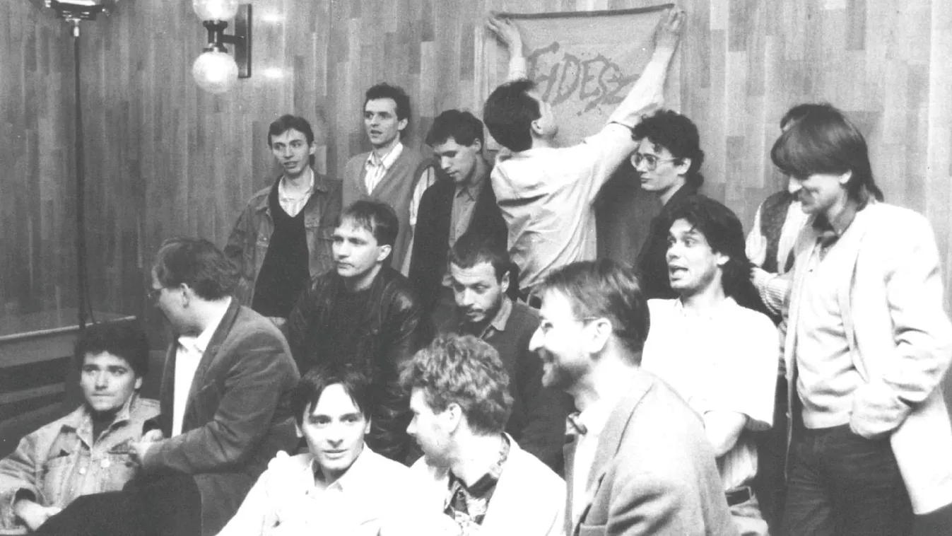 32 évvel ezelőtt indult útjára a Fidesz