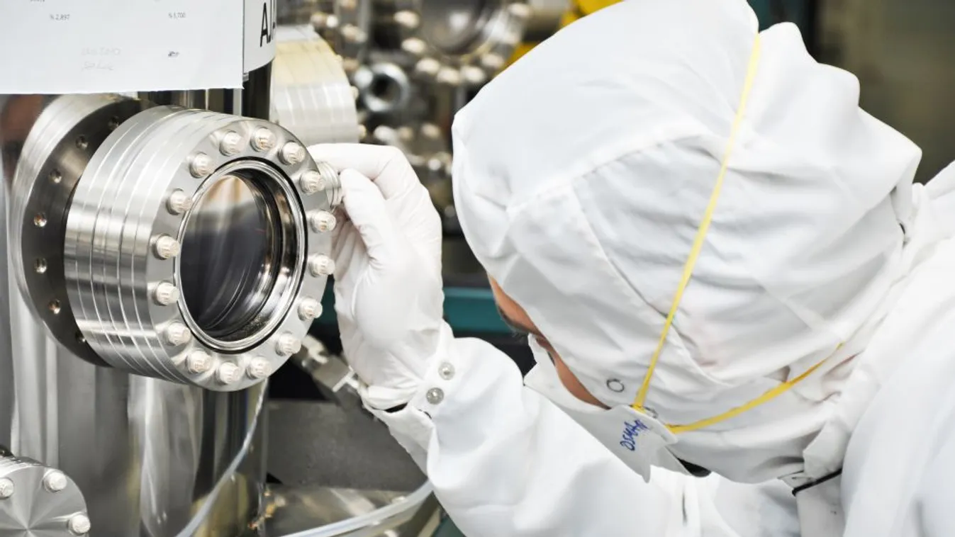 A CERN is hadba szállt a koronavírus ellen