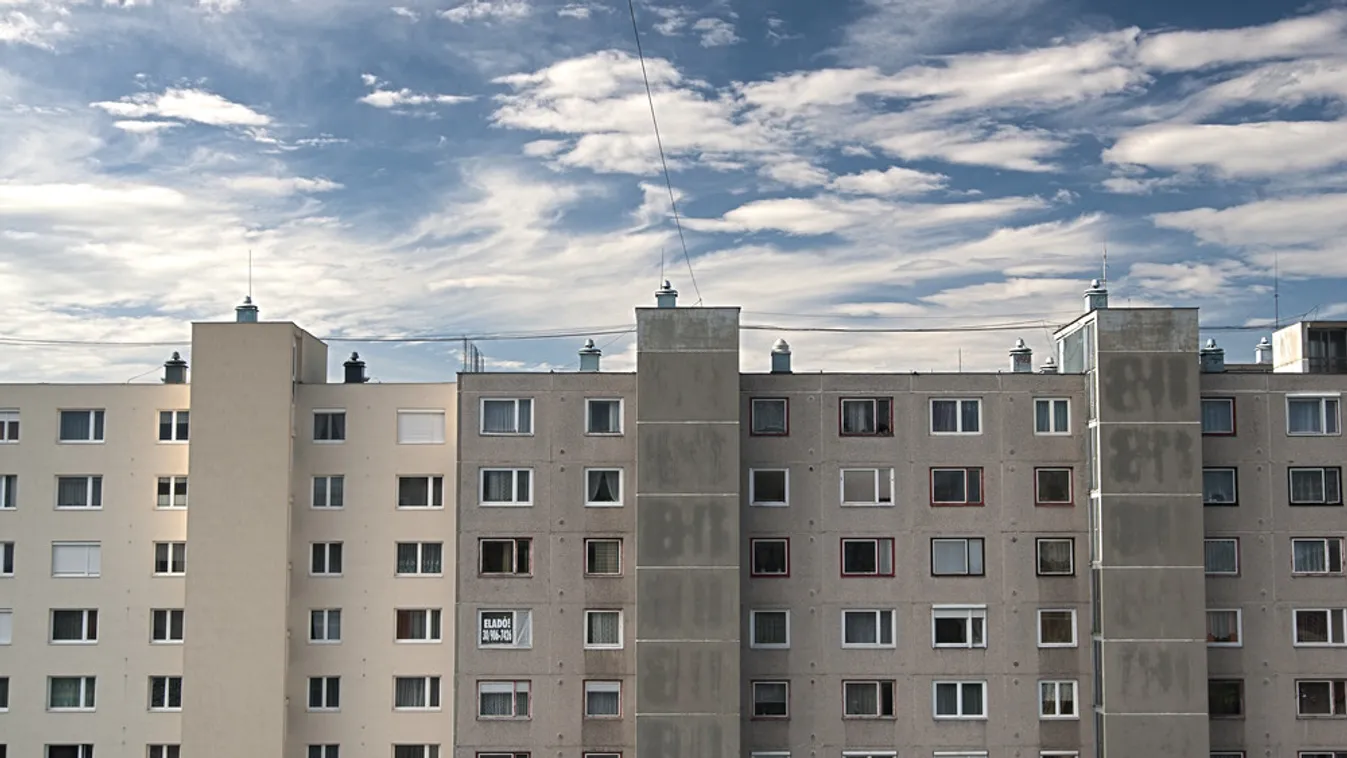 Nyolcvankét embert kellett kimenekíteni egy lakástűz miatt Szombathelyen