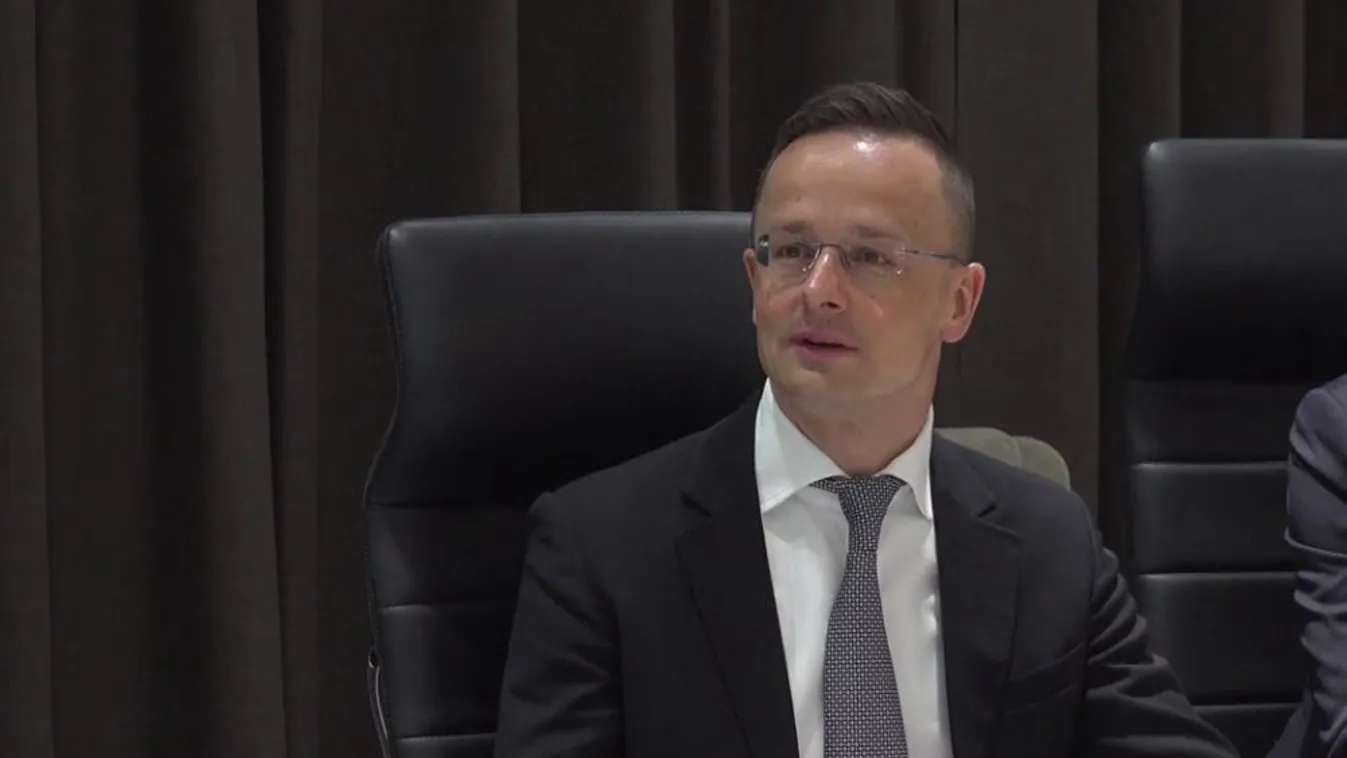 Szijjártó: Hazugságokat terjesztenek a magyar „koronavírus-törvényről”
