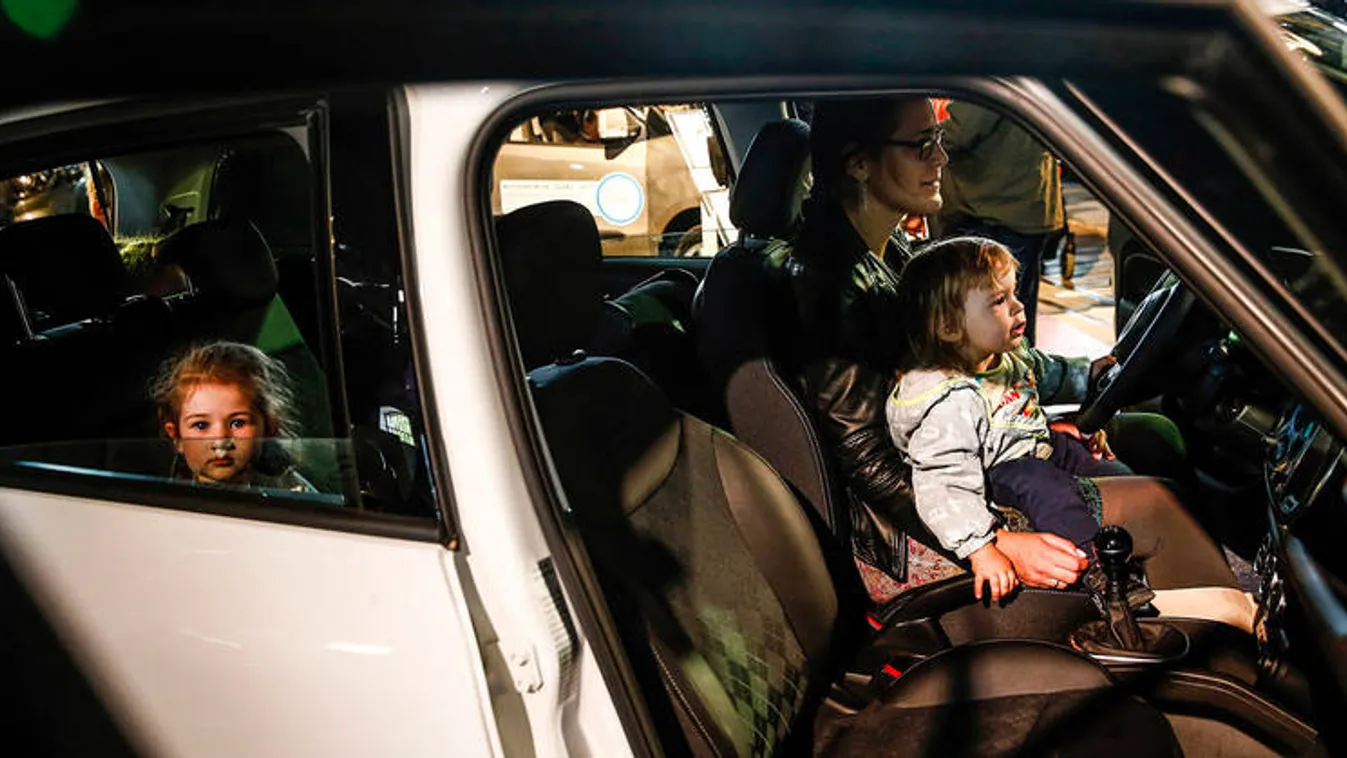 Soha nem látott összeg maradhat idén a családoknál