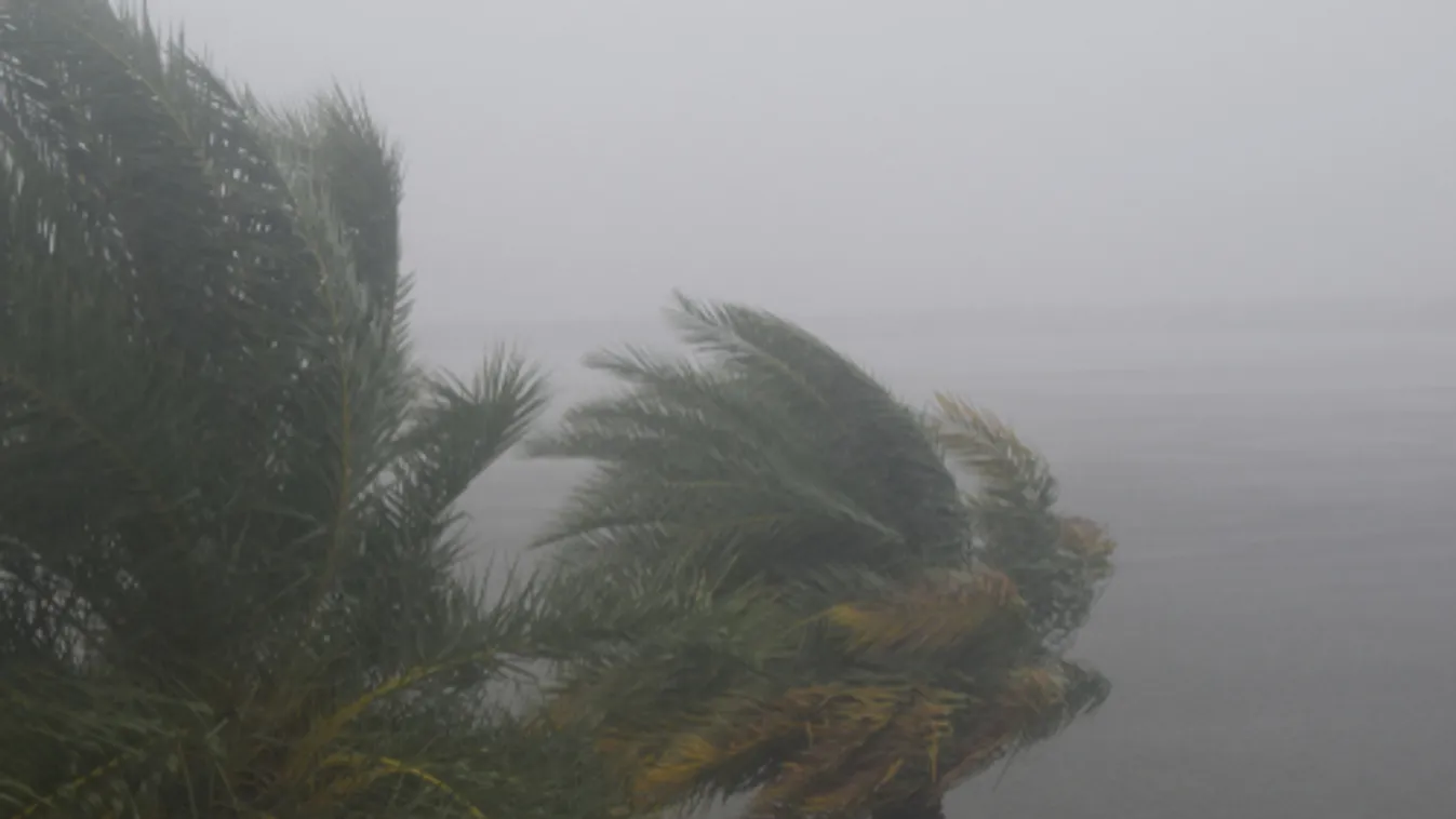 Többen meghaltak és milliókat kellett kiköltöztetni az Amphan ciklon miatt