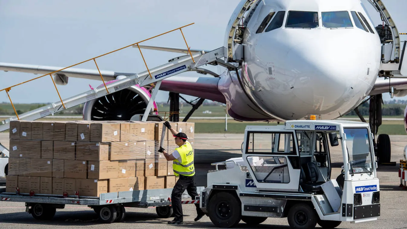 Szijjártó: Hétszáz lélegeztetőgép érkezett két nap alatt Magyarországra