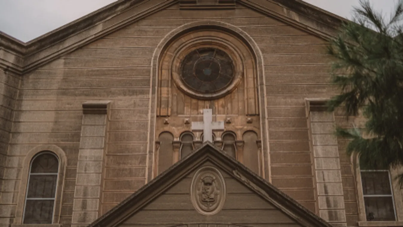 Budapesten és Pest megyében is újra tartanak nyilvános szentmiséket hétfőtől