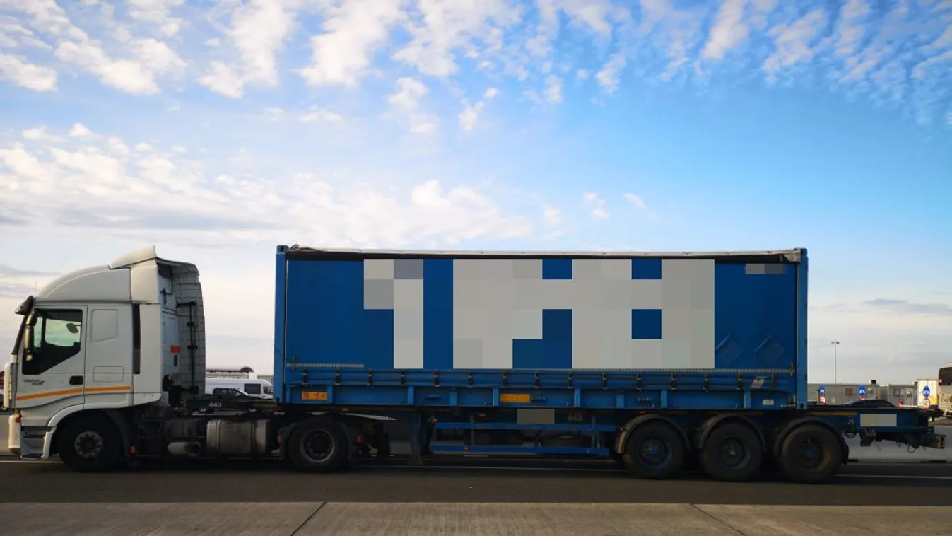 Torlódás alakult ki a csanádpalotai átkelőnél