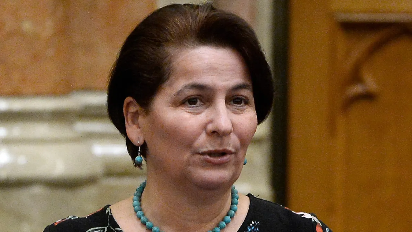 Varga-Damm Andrea nem adja vissza a mandátumát