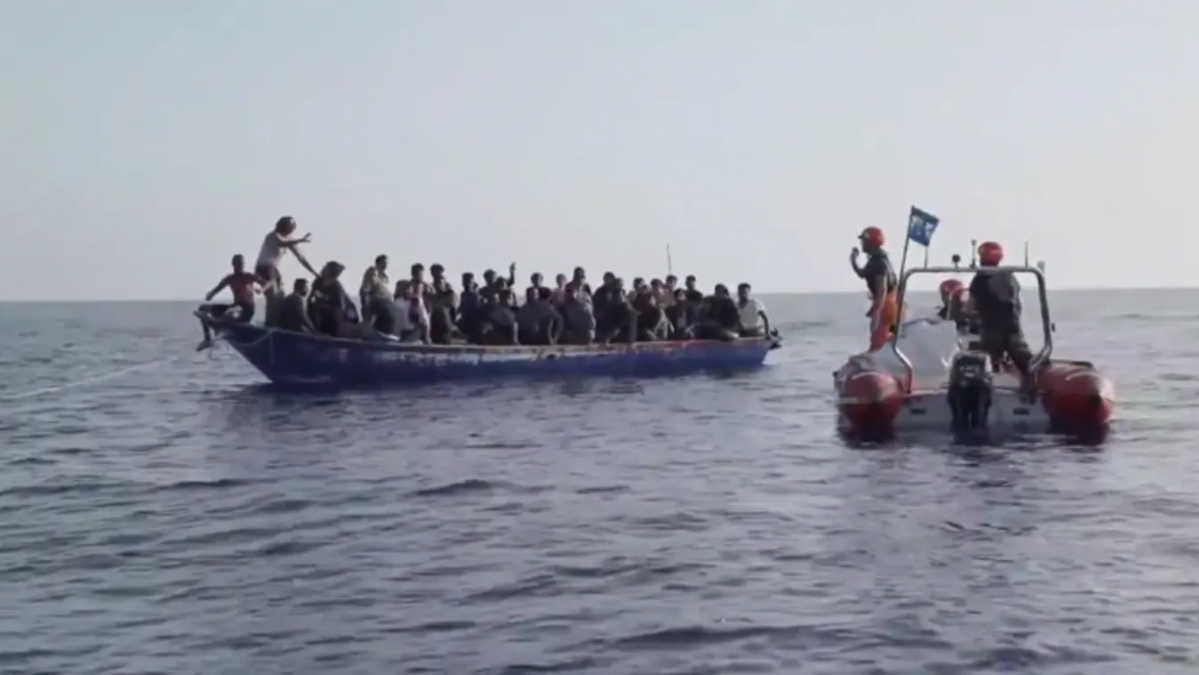 Több mint száz migráns érkezett Lampedusára