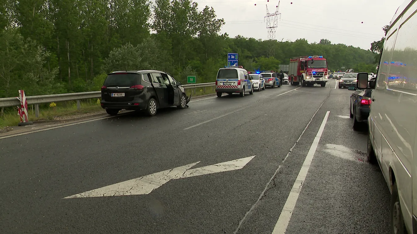 Migránsokat szállító embercsempész okozott balesetet