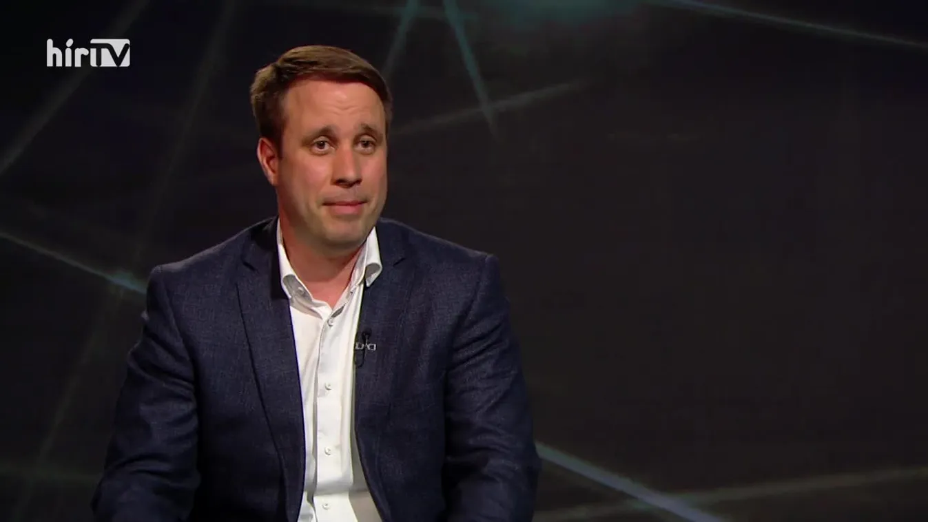 Főhős: Dömötör Csaba, aki már fiatalon tudta, hogy a polgári Magyarországot szeretné szolgálni