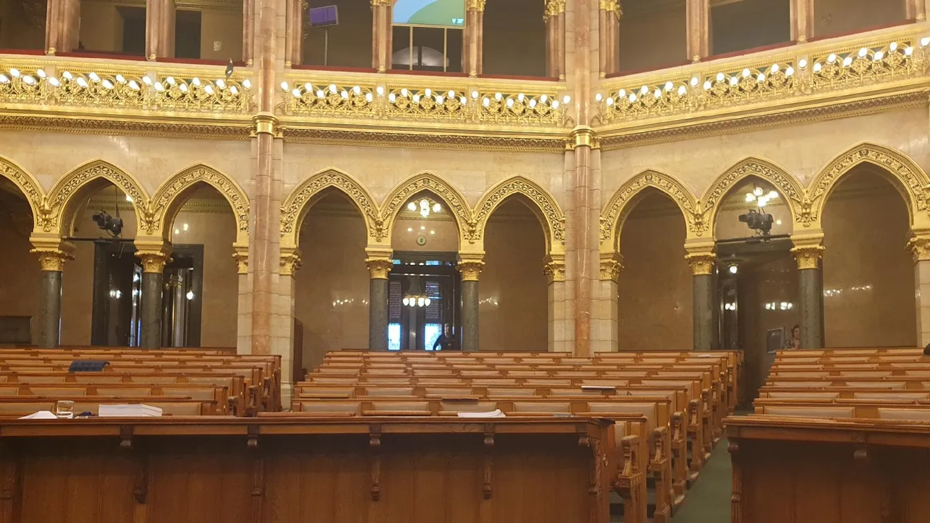 Dömötör Csaba zseniális képpel mattolta az ellenzéket