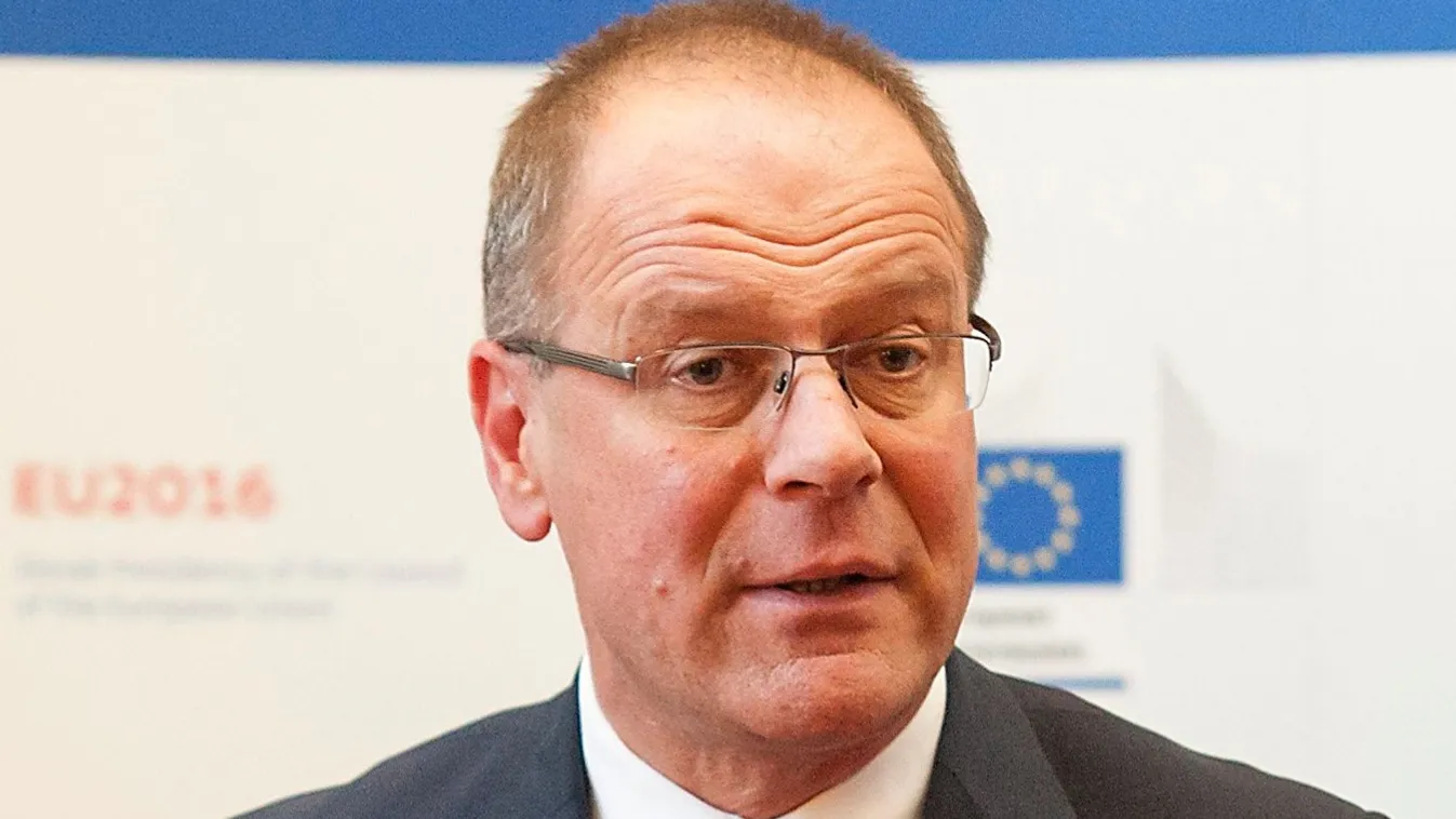 Navracsics: augusztus közepén indulnak a Veszprém-Balaton Európa Kulturális Fővárosa projekt programjai