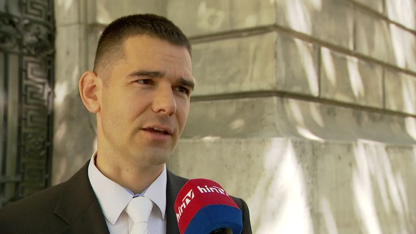 Köszönetet mond László Imre polgármesternek a Mi Hazánk