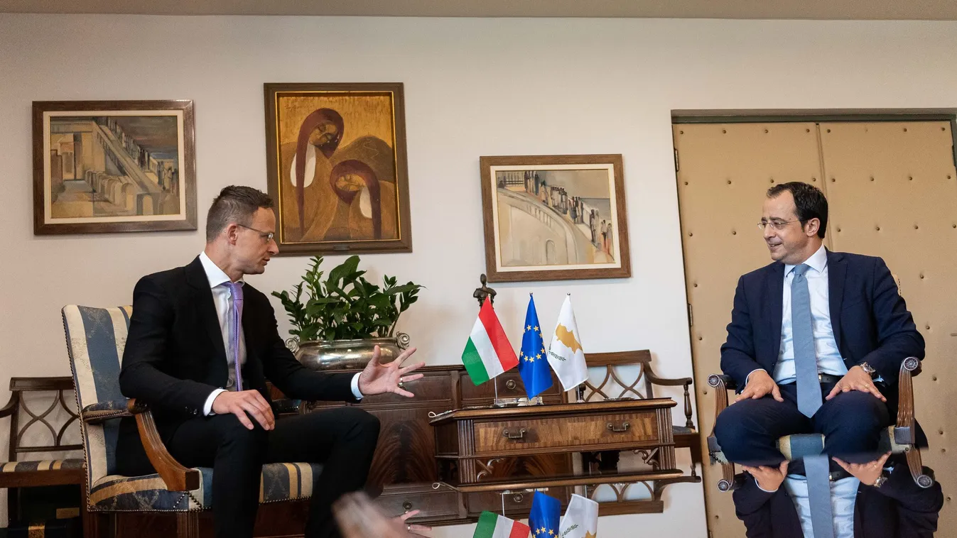 Cipruson tárgyalt Szijjártó Péter