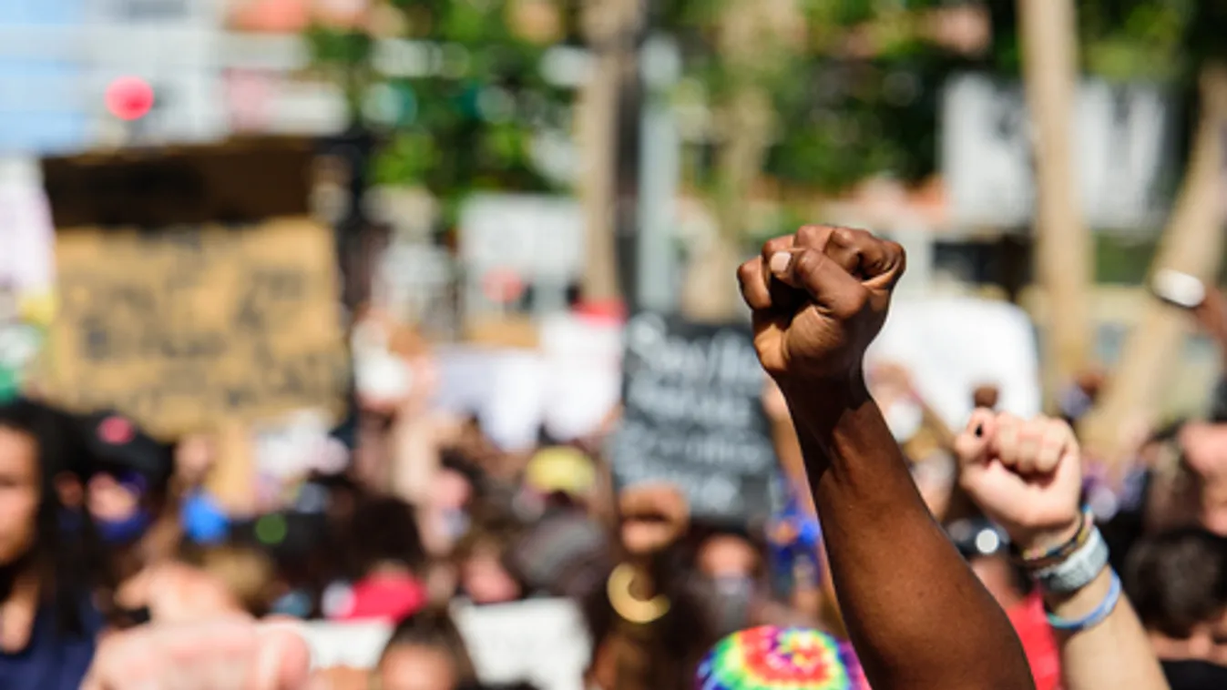Több városban zajlottak tüntetések a rendőri erőszak ellen az Egyesült Államokban