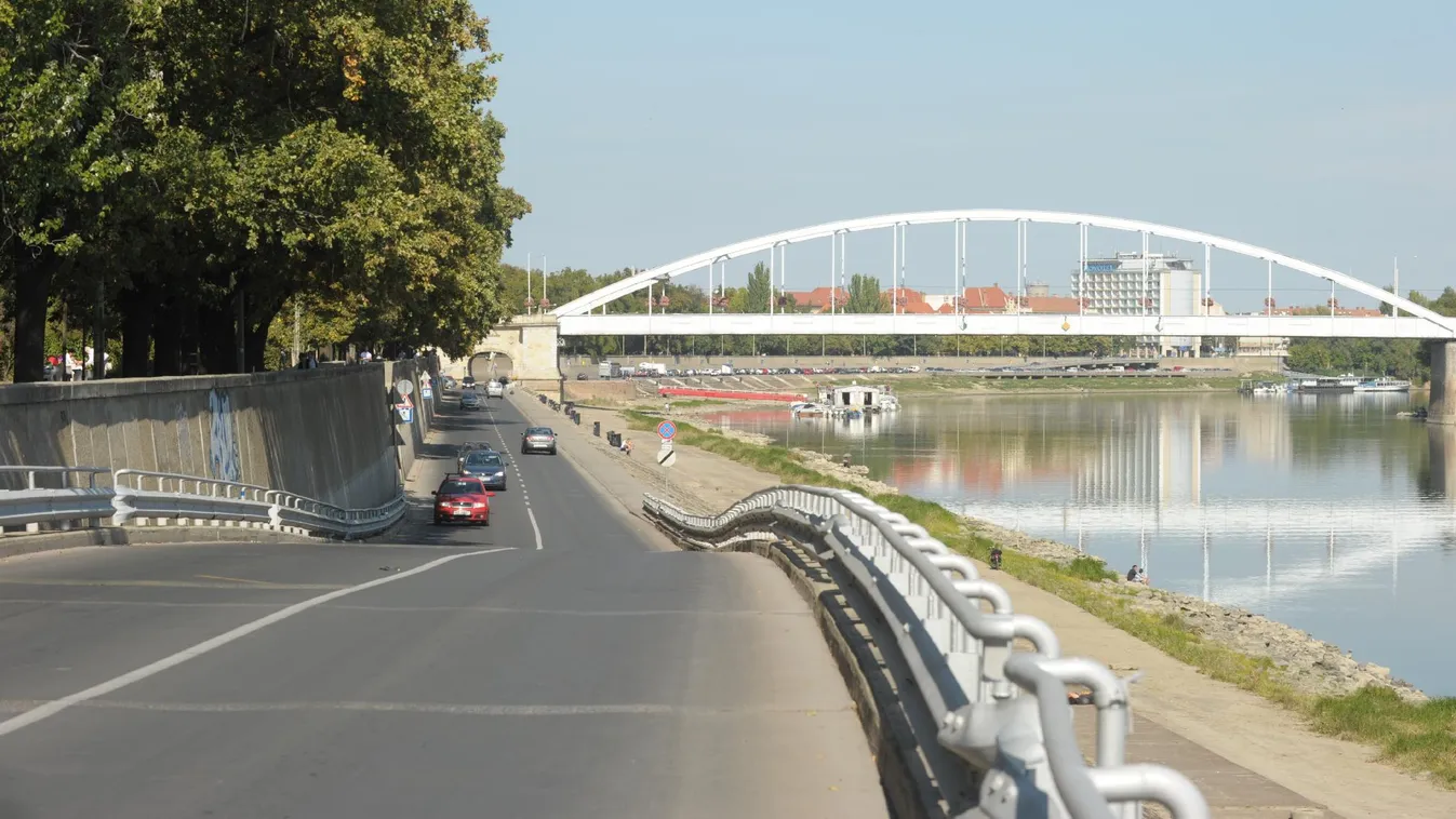 Lezárnák a szegedi rakpartot az autóforgalom elől a nyári hétvégéken