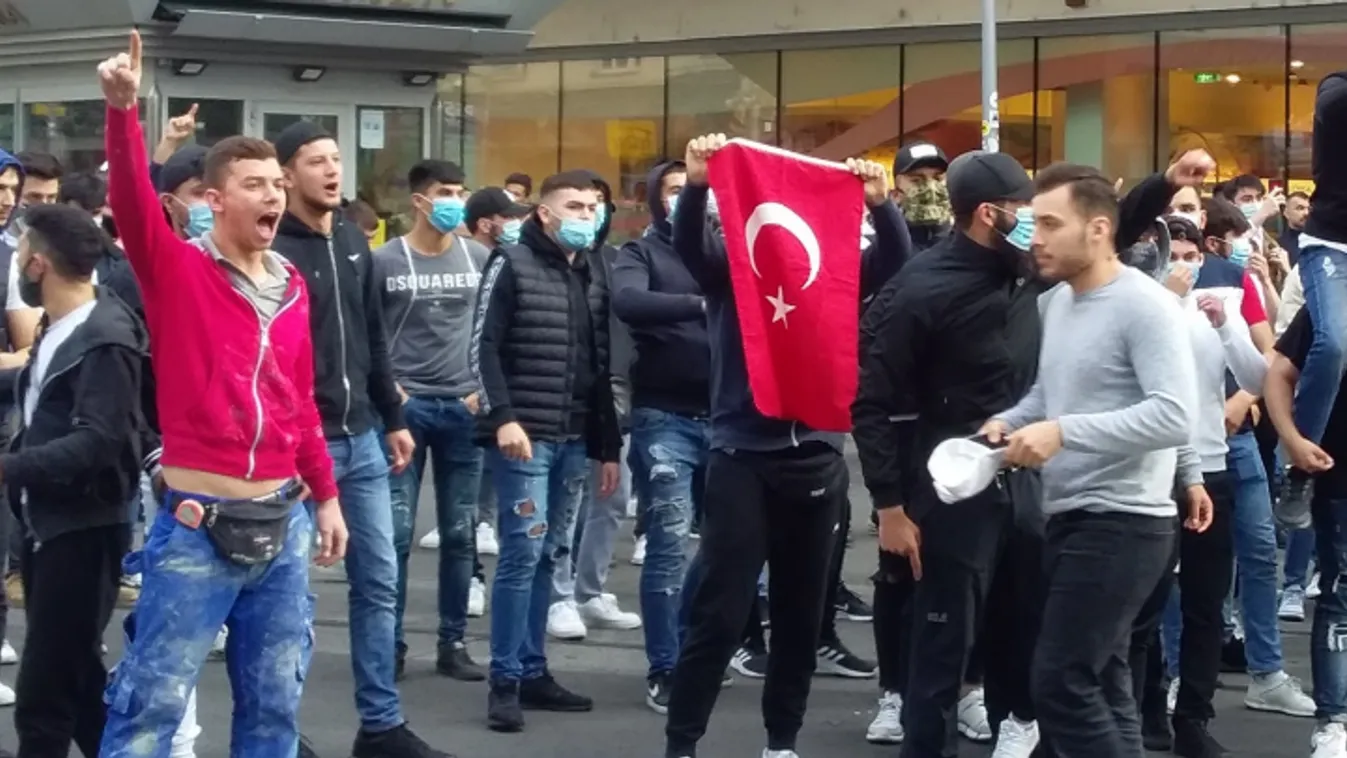 Az osztrák kancellár bekérette a török nagykövetet a Bécsben kirobbant zavargások miatt