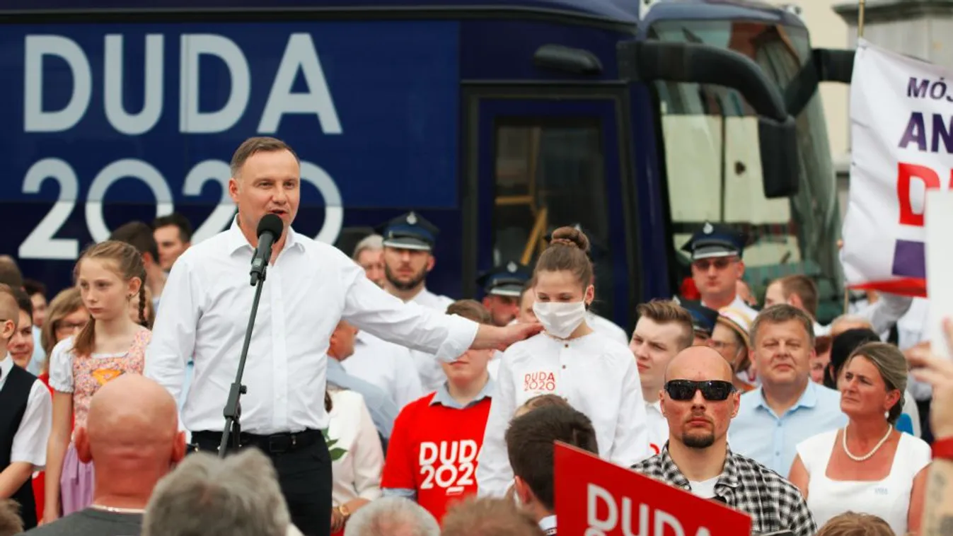 Andrzej Duda nyerte a választás első fordulóját