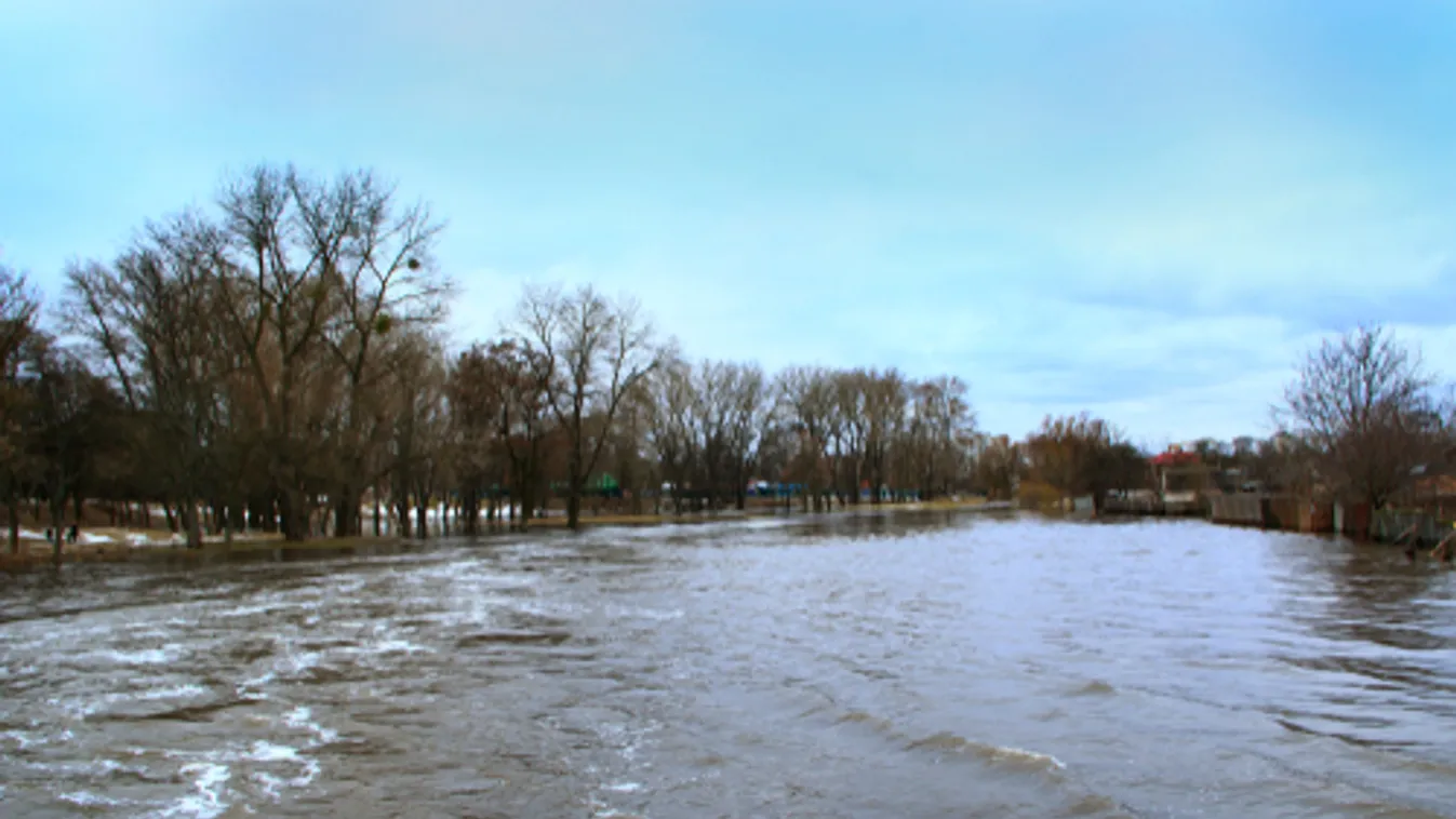 Árvíz pusztít Nyugat-Ukrajnában