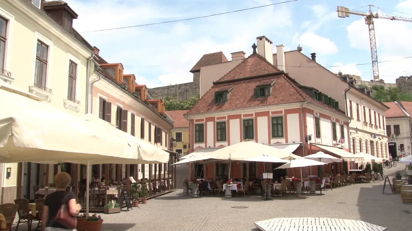 Az ellenzéki többségű önkormányzatok eladják bérlakásaikat