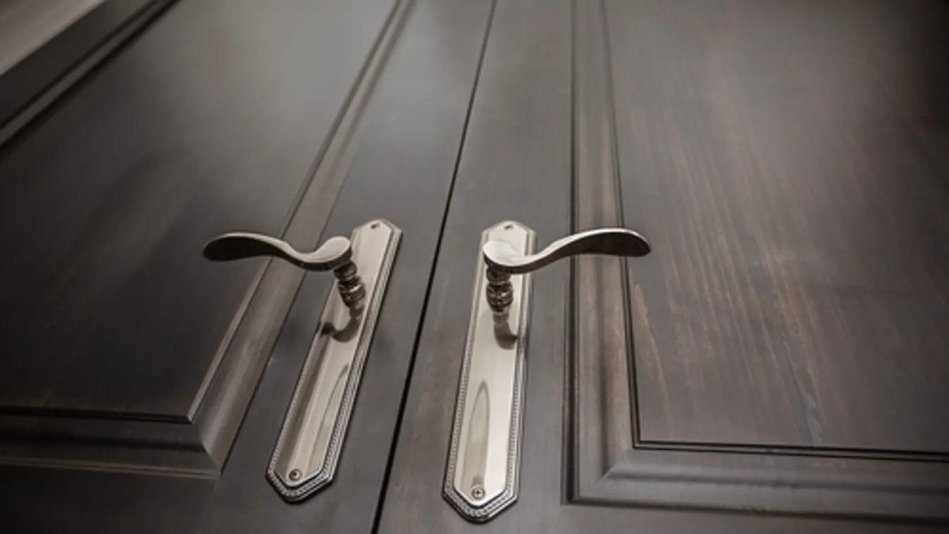 Hongkongi kormányzó: Titkosítják az új nemzetbiztonsági bizottság munkáját