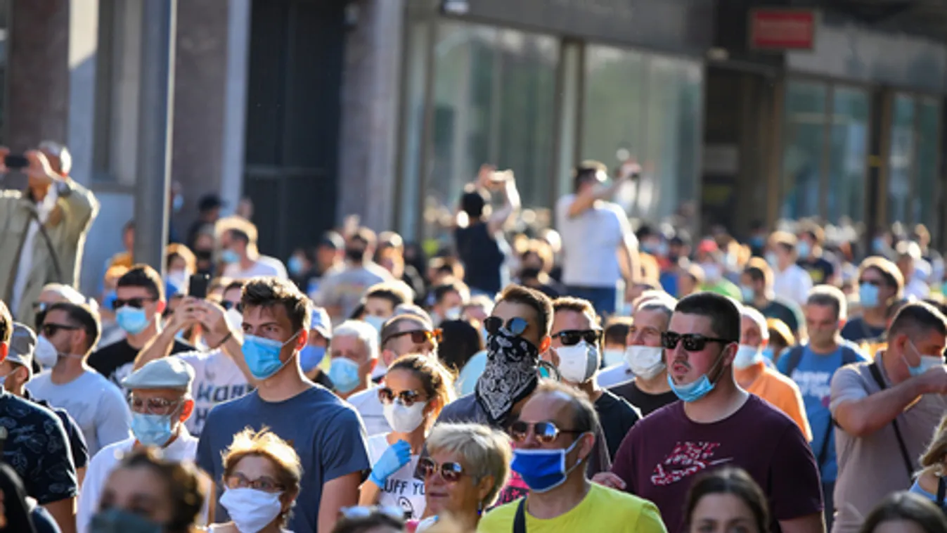 Újabb tüntetés volt Belgrádban a parlament épületénél