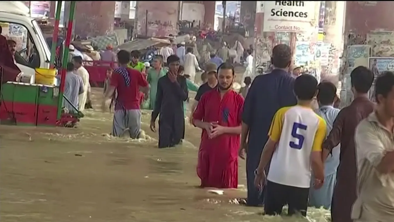 Lángol Szibériában az erdő, Ázsia déli és keleti részén tombol a monszun