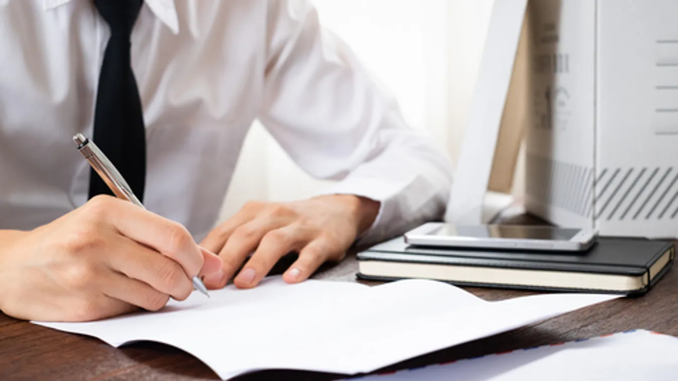 Lemondott tisztségéről Borsodi László, Levelek fideszes polgármestere