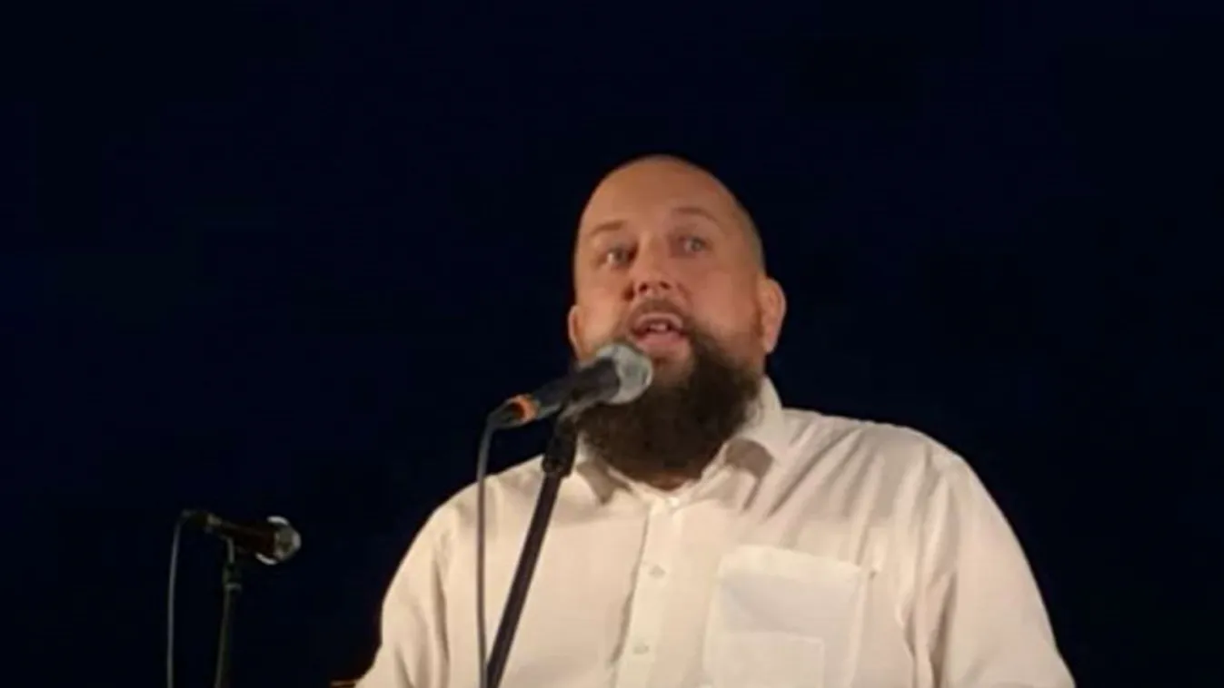 Az Index-Momentum tüntetés szónoka a tüntetés előtt egy órával még élő adásban primitívezte a Fidesz több millió szavazóját