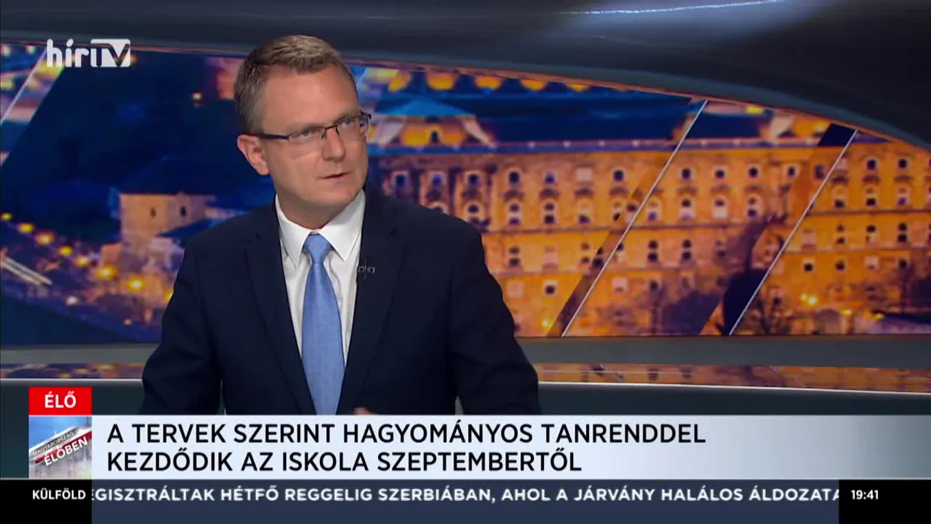 Rétvári Bence: A tankönyvellátás nem üzlet, hanem közszolgáltatás