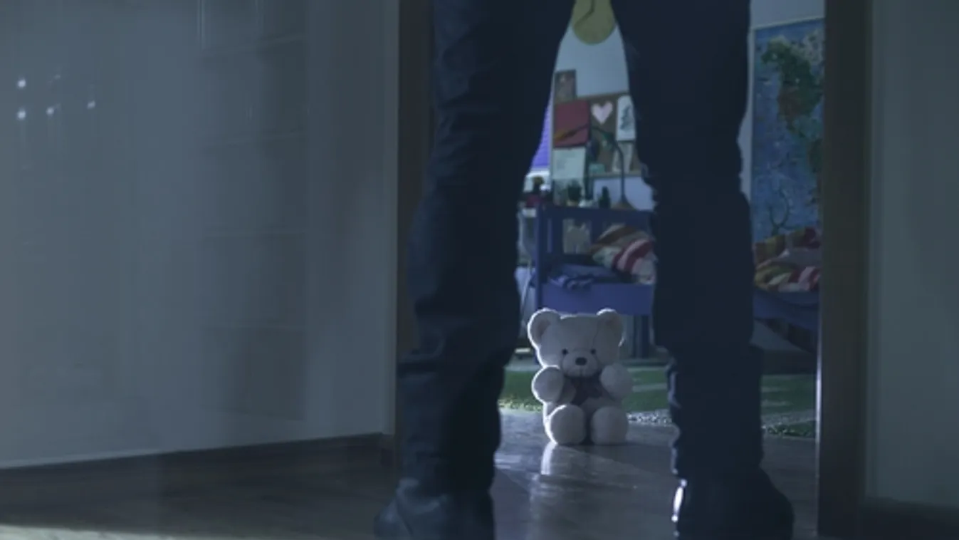 Ismert pedofil a szocialisták társaságában