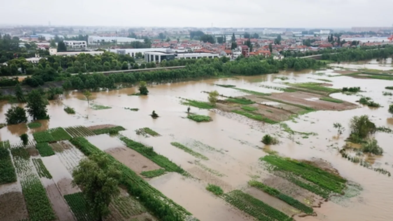 A folyamatos esőzések miatt Kína több részén jelentenek továbbra is súlyos gondokat az árvizek