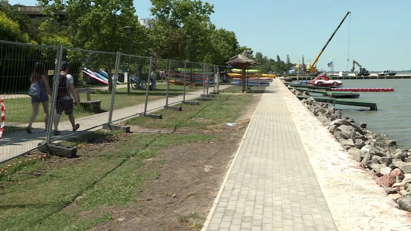 Panaszkönyv: A gárdonyi fémkordon és a nem szabad szabadstrand története