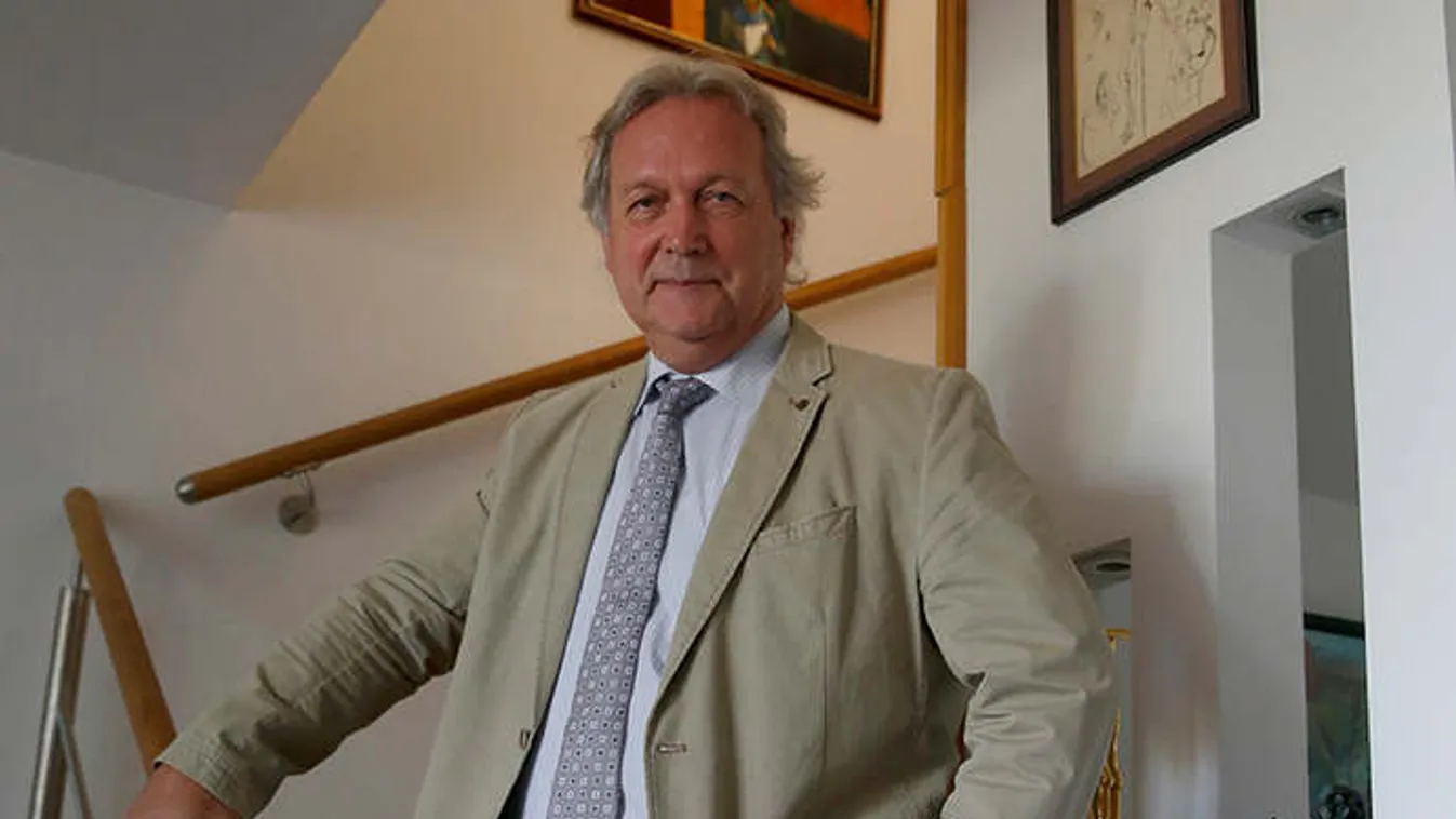 Az Akadémia nemzeti intézmény, nem lehet ellenzékben