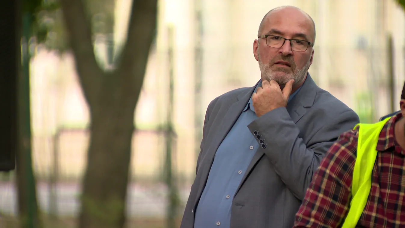 Piaci áron írt ki lakáspályázatokat Pikó András a VIII. kerületben