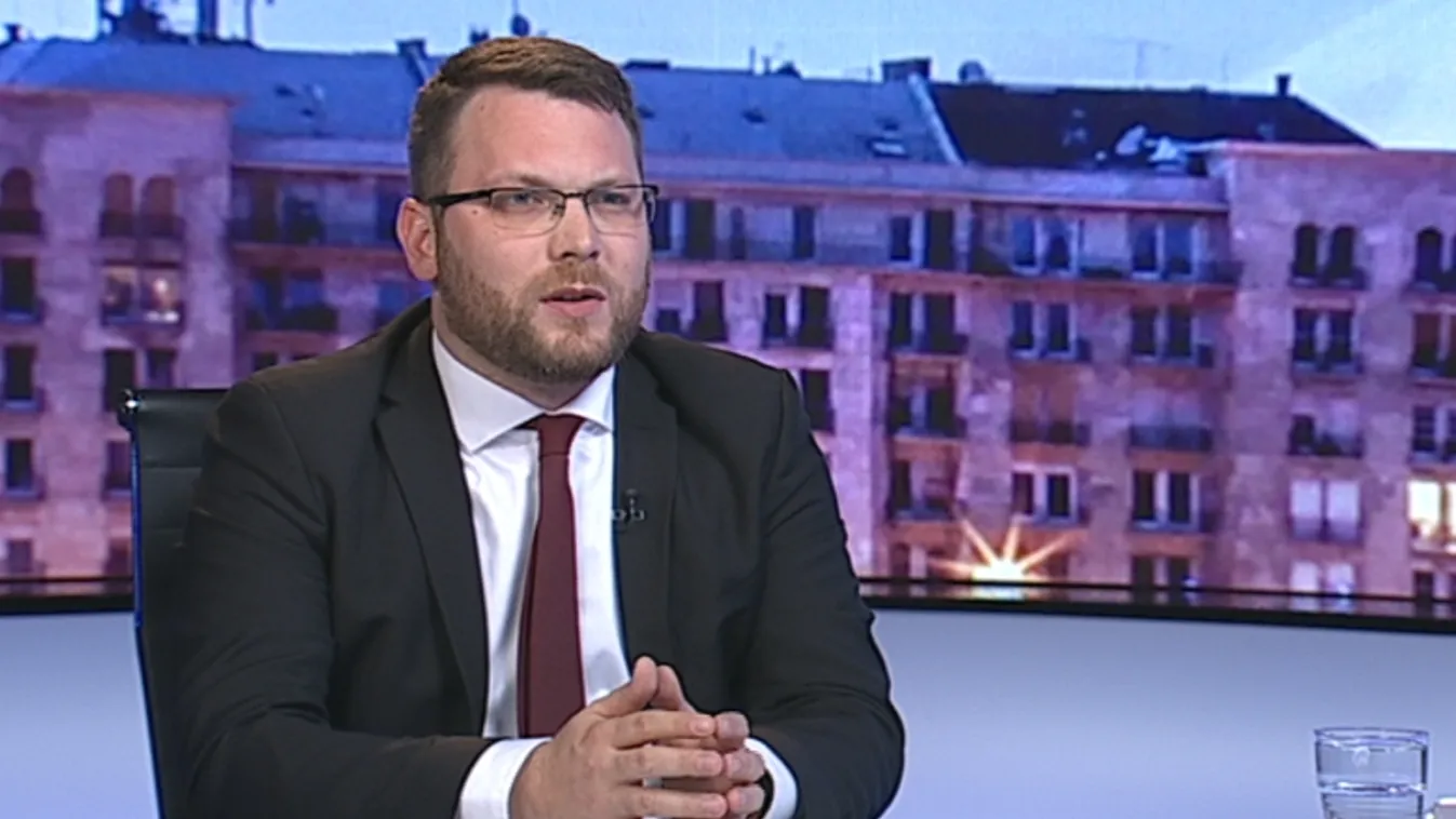 Átlagosan 30 százalékkal nő a szakképzésben dolgozó pedagógusok bére