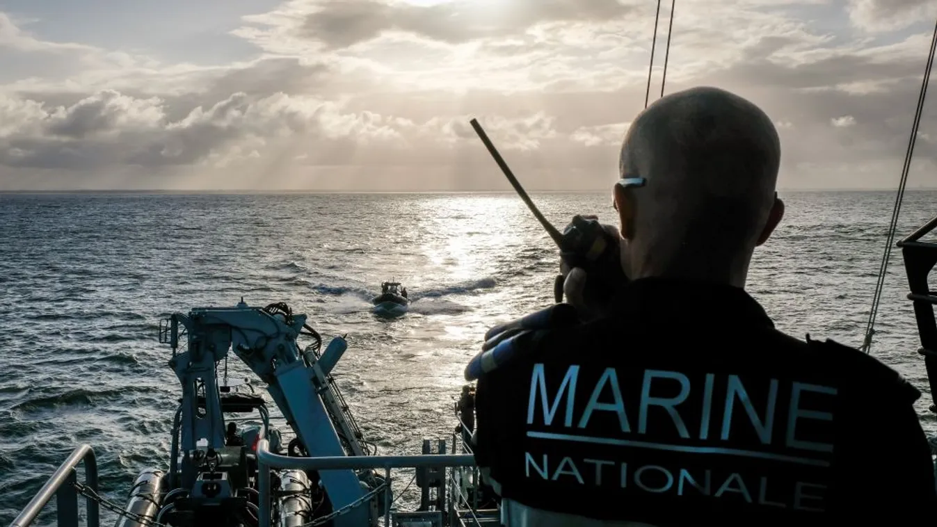 Harmincnyolc migránst tartóztattak fel a La Manche csatornán