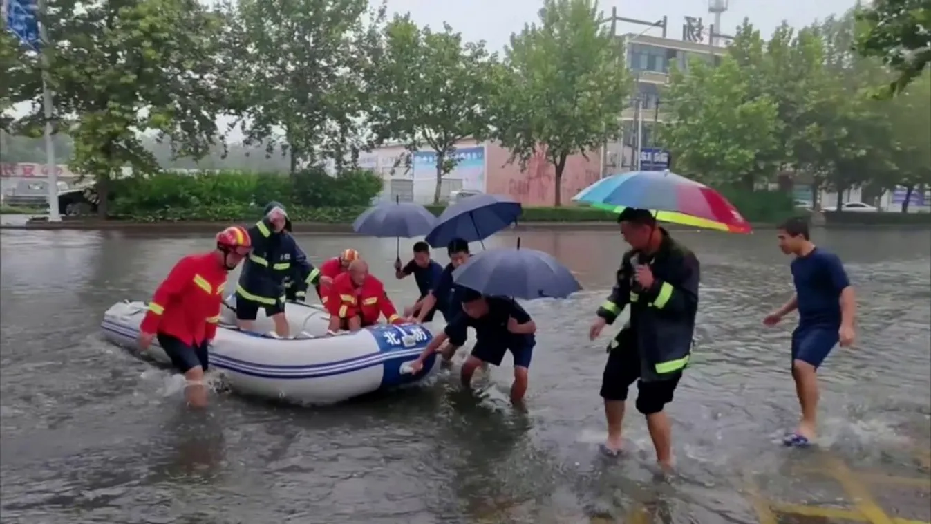 Áradások Kínában és Bangladesben