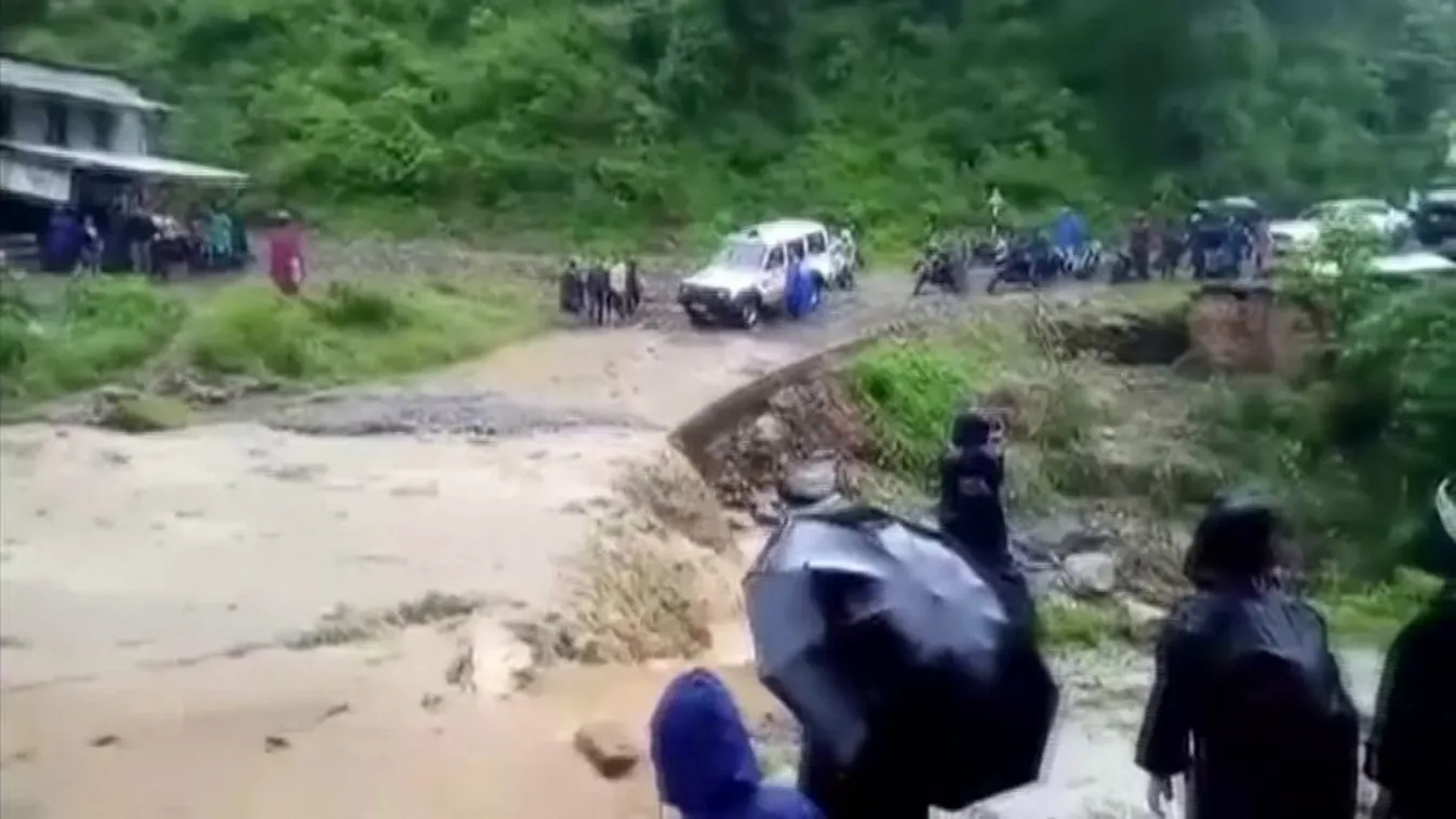 Többen meghaltak és eltűntek egy nepáli földcsuszamlásban