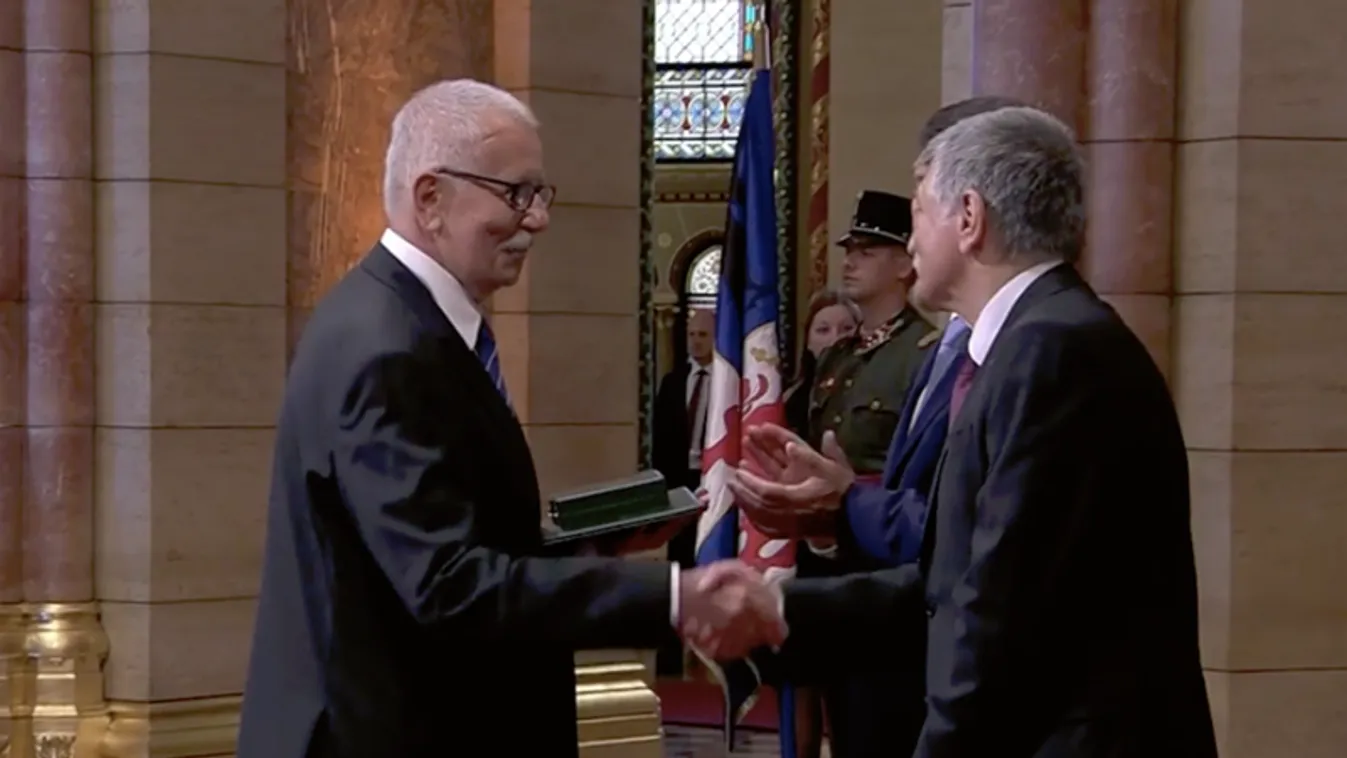 Kitüntették Liszkay Gábort