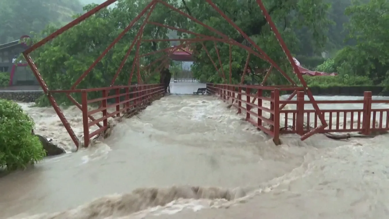 Erdőtűz pusztít Kaliforniában, tájfun és monszun Ázsiában