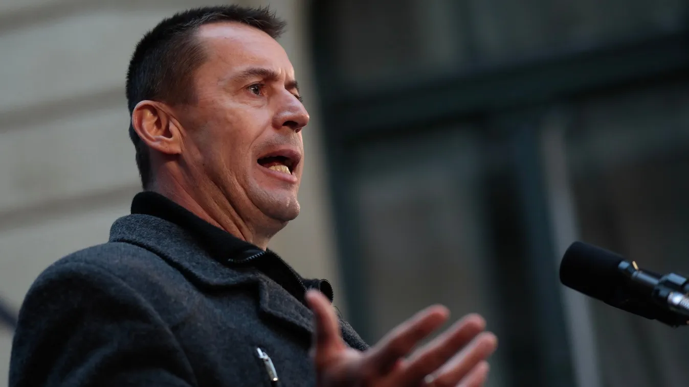 Sneider: kormányváltás helyett pitiánerkedés